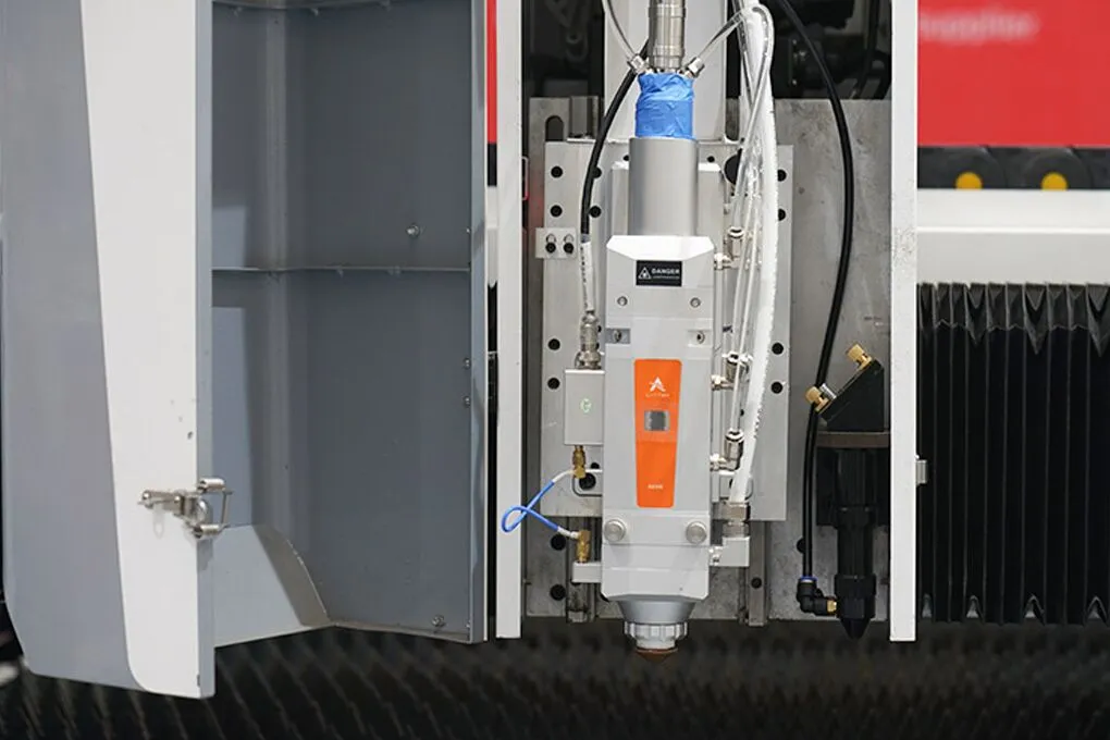 Testa laser di messa a fuoco intelligente